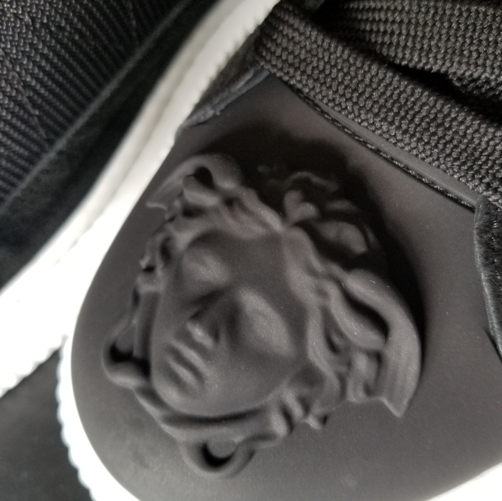 Brand new with box Versace palazzo sneakers sz 8